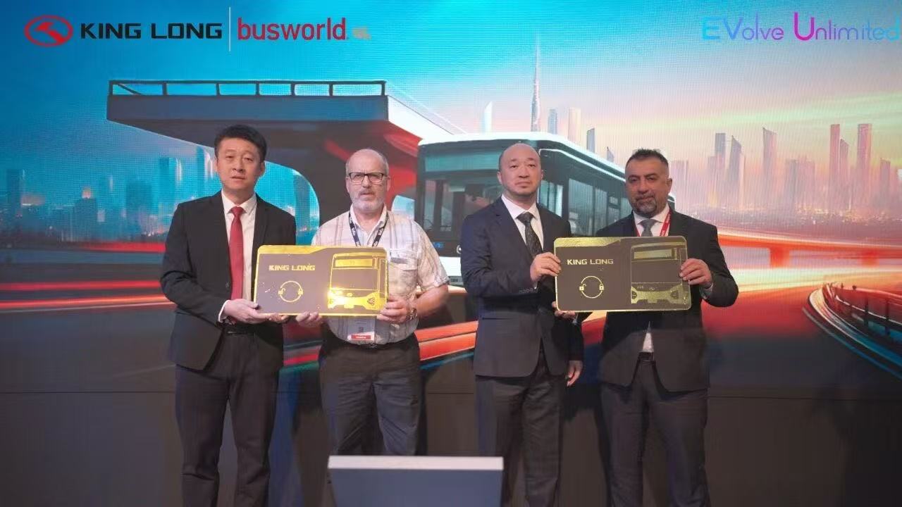 1760084127690 fd30e5f2af5df4886a39ad50bf1ea1ba